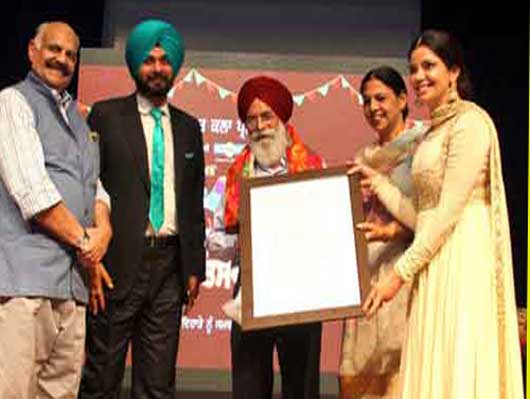 Padam shree Surjit Pattar(Hunjan)